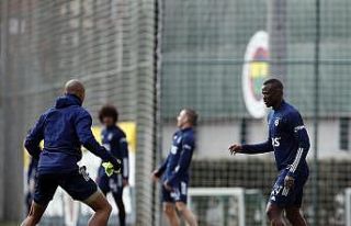 Fenerbahçe, Gaziantep FK maçı hazırlıklarını...