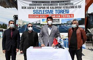 Fethiye’de sıcak asfalt çalışmaları için imzalar...