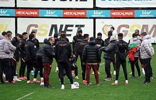 Galatasaray yağmur altında çalıştı