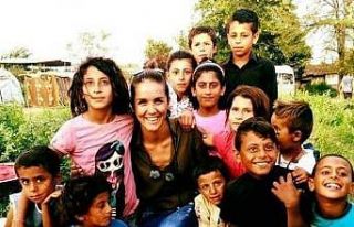 Gazeteci Kübra Ulutaş kendini çocuklara adadı