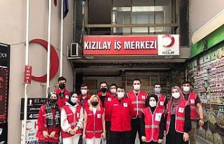 Genç Kızılay çocukları sevindirdi