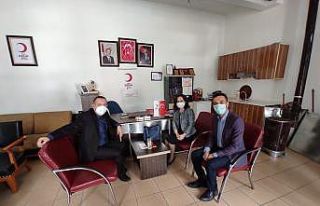 Genç Kızılay’a plaket