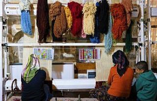 Germanicia ve Dulkadirli motifleri ilmek ilmek işleniyor