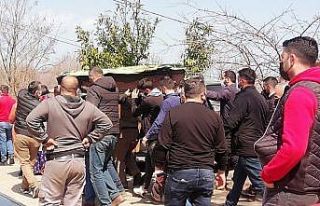 Göçükte ölen madenci gözyaşlarıyla toprağa...