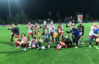 Gol atıp doktor önlüğü giydi, sağlıkçıları...