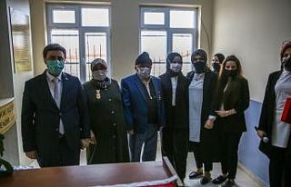 Gözyaşları içinde kütüphane açılışı