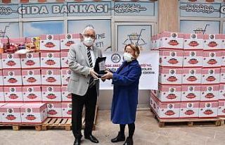 Gurbetçiler, gıda kolisi desteğinde bulundu