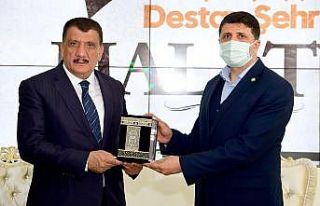 Gürkan’dan siyasi partiler değerlendirmesi