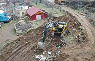 Hacılar’da yol çalışmaları sürüyor