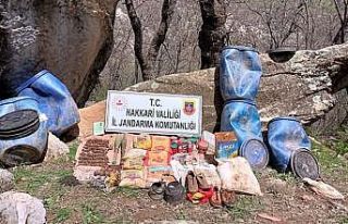Hakkari’de silah, mühimmat ve yaşam malzemesi...