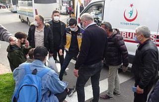 Halk otobüsü ile motosiklet çarpıştı: 1 yaralı