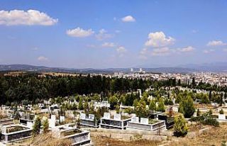 Hamitler Mezarlığı sıralı definlere kapanıyor