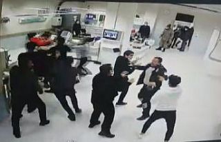 Hasta yakınlarının sağlık çalışanlarına saldırı...