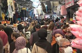 Hatay’da tam kapanmaya saatler kala vatandaşlar...