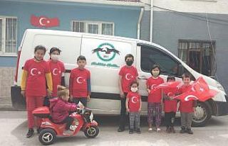 Havacılar çocukları sevindirdi