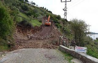 Hayalet şehre dönen Assos Antik Liman’da kaya...