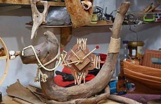 Hayallerini maketlere yansıtıyor