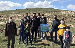 Hayırseverler adına fidan dikimi etkinliği yaptılar