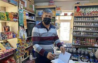 Hayırseverler bakkalın veresiye defterini kapattı