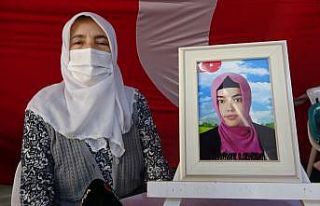 HDP önündeki yüreği yanık anne: "Evladımın...