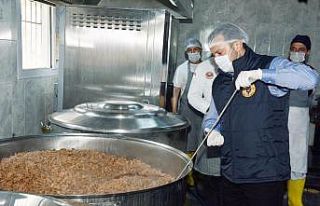 Her gün 2 bin 500 ailenin sofrasına sıcak yemek