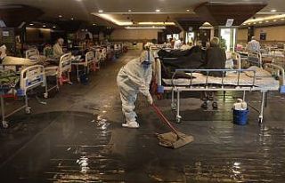 Hindistan’da hastaneler alarm veriyor: Bir yatakta...