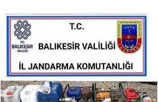 Hırsızlar jandarmadan kaçamadı