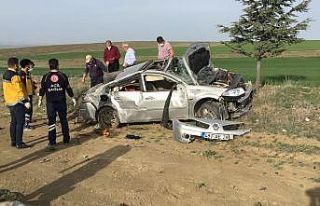 Hurdaya dönen otomobildeki yaşlı çiftin inanılmaz...