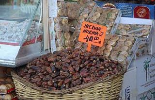 Hurma ve zemzeme zam da talep de yok