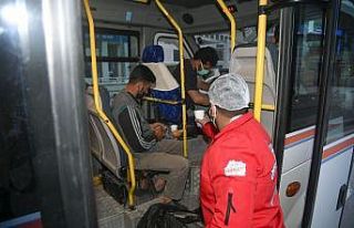 İftara yetişemeyenlere sıcak çorba ikramı