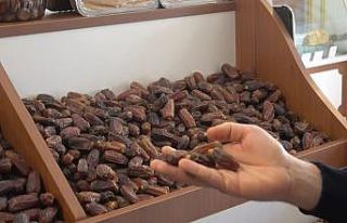 İftarın olmazsa olmazı hurma, tezgahları süslüyor