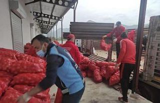 İhtiyaç sahiplerine patates ve soğan dağıtım...