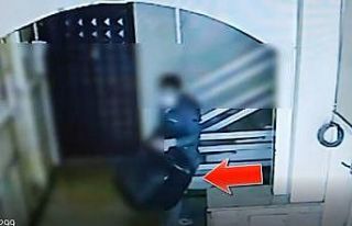 İkametten hırsızlık yapan şahıs kamerada