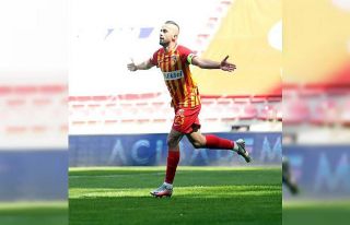 İlhan Parlak 5. golünü attı