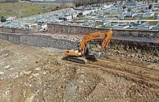 İlimtepe Mezarlığı’nda taş duvar çalışması