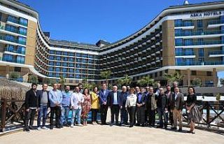 İlk YTB Özel Ödülü “Şuşa Sevinci” fotoğrafına