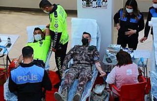 İnci: “Türk polisi cephede ve sedyede kanını...