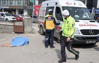 İş makinasının çarpıp üzerinden geçtiği vatandaş...