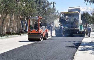 Isparta’da sanayi sitesi asfaltlanıyor