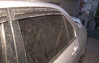 İstanbul’da gece çamur yağdı, vatandaşlar soluğu...