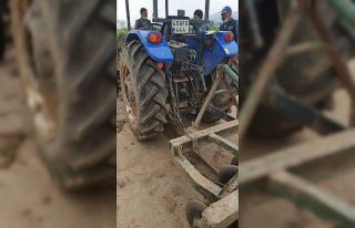 Izgara ile traktör arasına sıkışan çiftçi öldü
