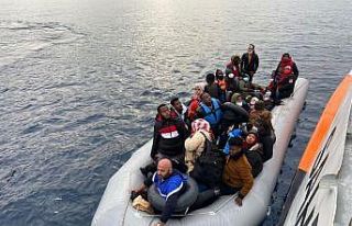 İzmir’de 64 düzensiz göçmen kurtarıldı