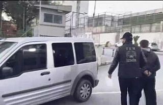 İzmir’de DEAŞ operasyonunda gözaltına alınan...