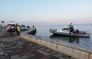 İzmir’de denizde bir erkeğe ait ceset bulundu