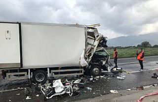 İzmir’de feci kaza: 1 ölü, 1 ağır yaralı