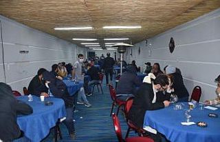 İzmir’de jandarmadan çiftlik evine kumar baskını:...