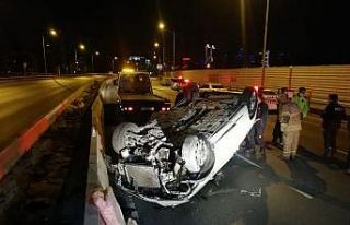 İzmir’de otomobil takla attı: 1 yaralı