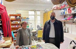 İznik Belediye Başkanı Mehmet Usta, güne esnaf...