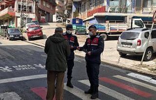 Jandarma, sürücüleri hem uyarıyor hem bilgilendiriyor