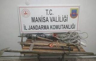Kaçak kazı yaparken yakalandılar